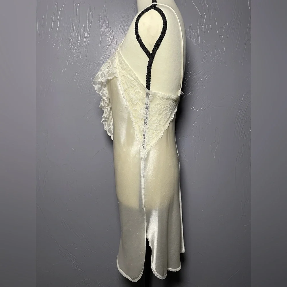 🔥VINTAGE LILY OF FRANCE 60s 70s 80s Lace Nightgown Robe Chemise Set Cream - Picture 6 of 16